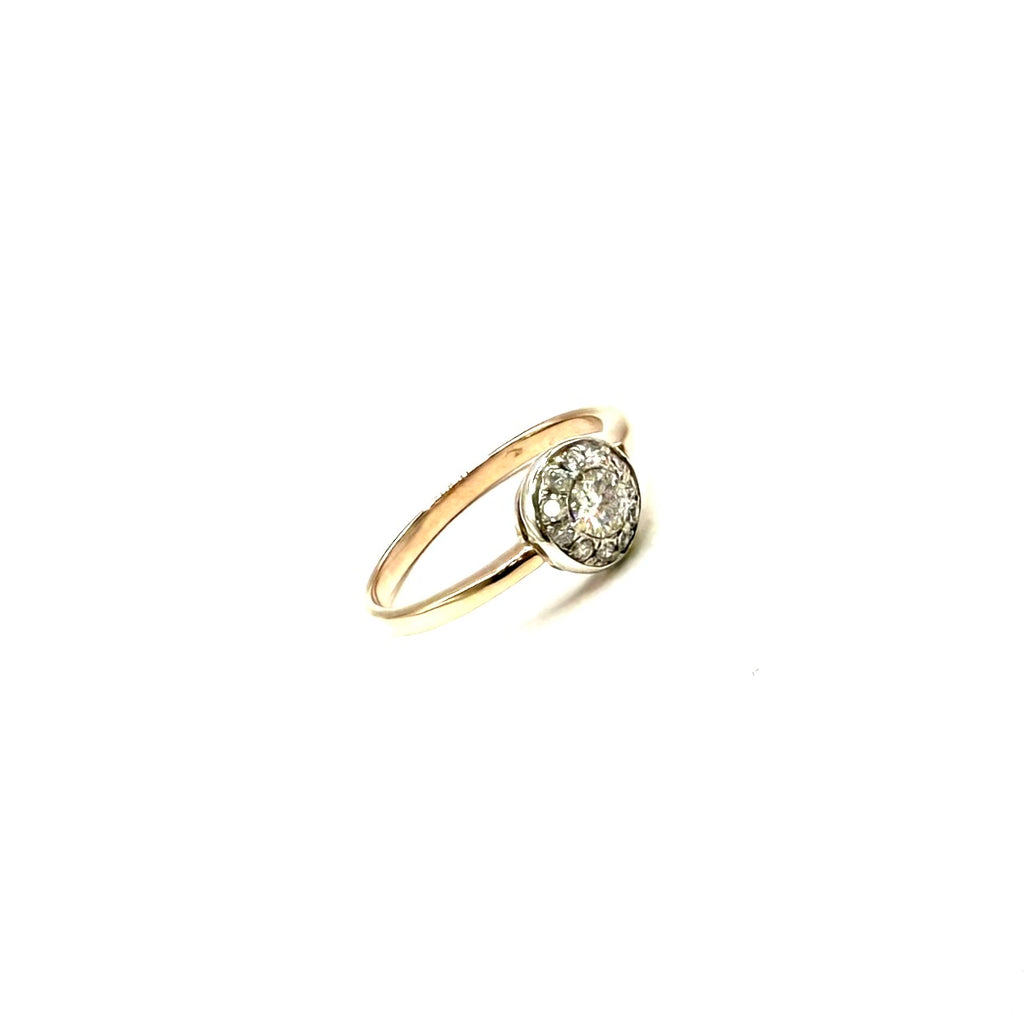 5240. Anillo de oro Art Decó con diamantes.