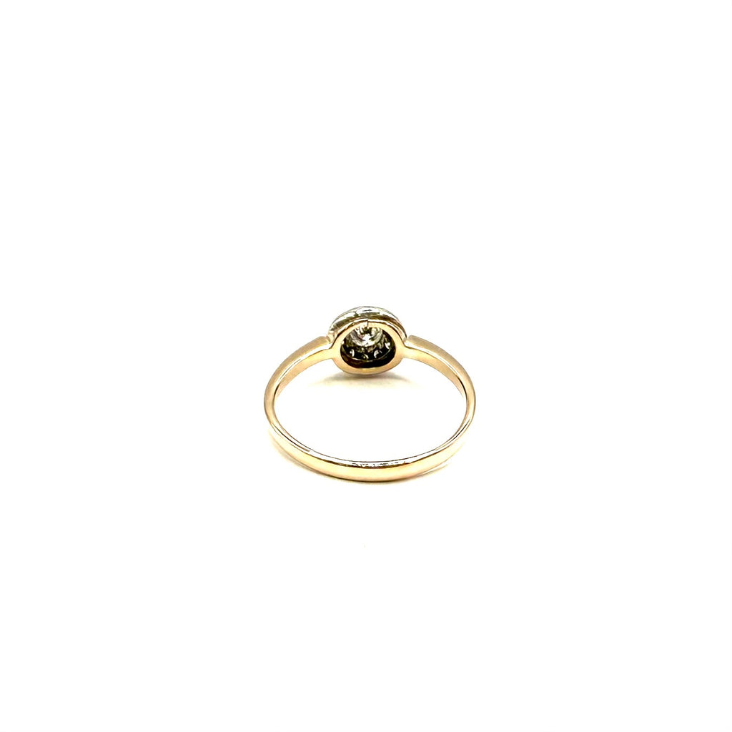 5240. Anillo de oro Art Decó con diamantes.