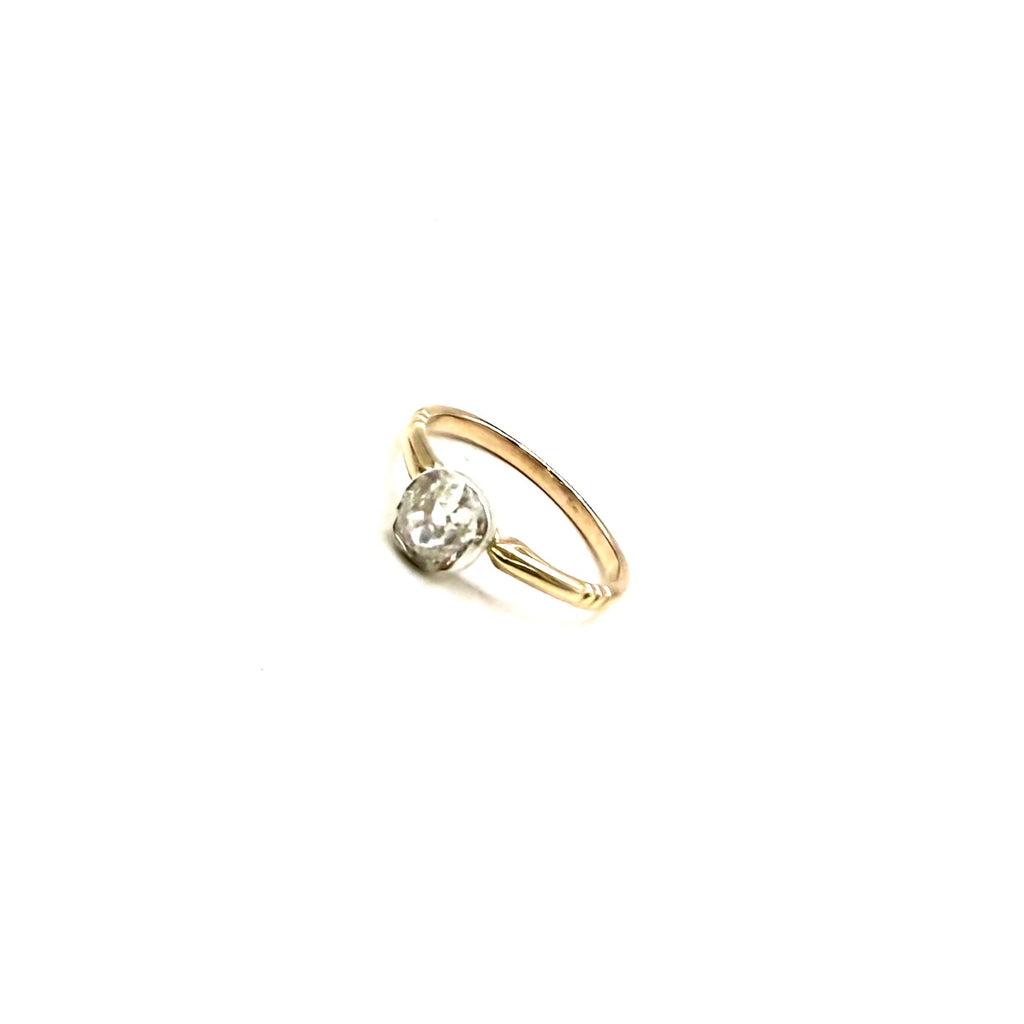 SZT5. Bague solitaire en or Art déco avec diamant.