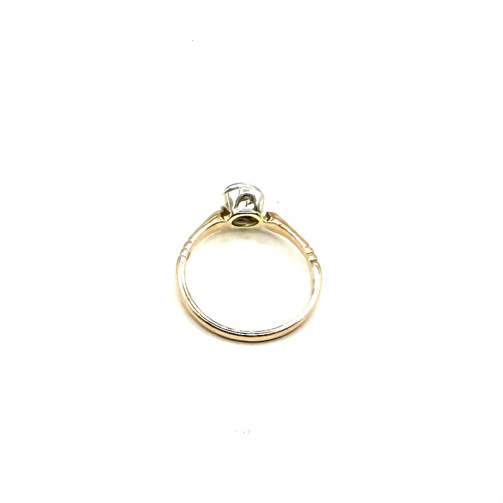 SZT5. Bague solitaire en or Art déco avec diamant.