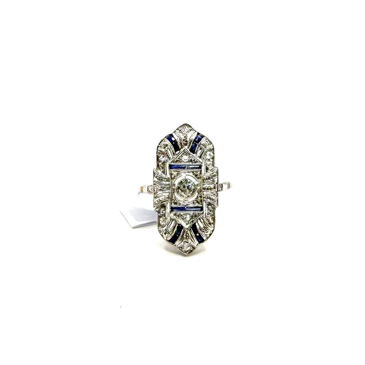 5256. Art Deco white gold ring with diamonds and blue sapphire