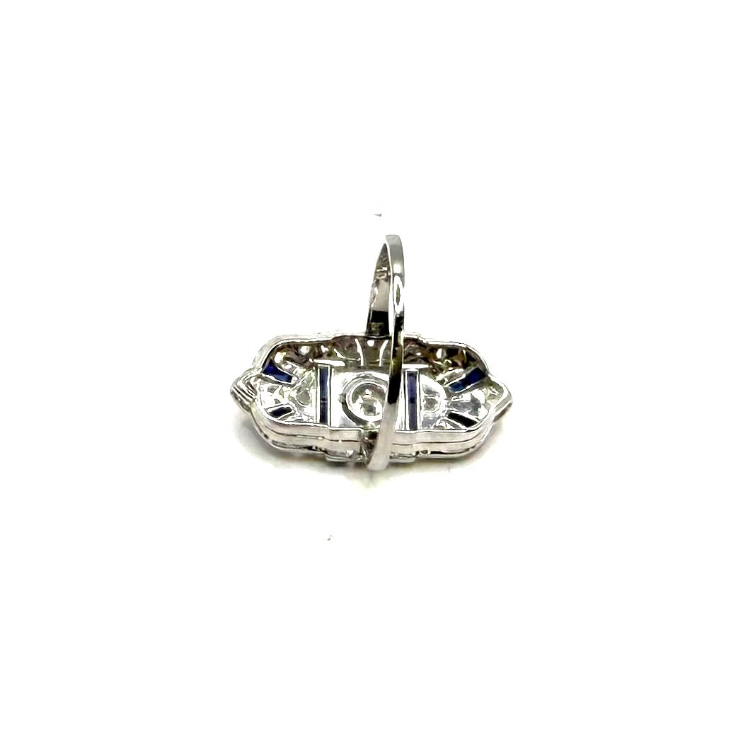 5256. Art Deco white gold ring with diamonds and blue sapphire